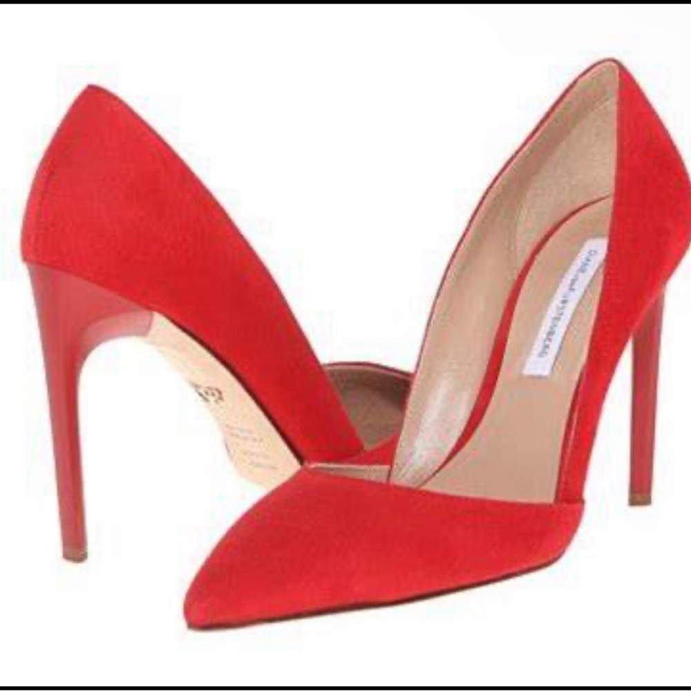 Myriam Heel in Red
Diane von Furstenberg
Color:Red